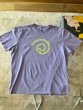 The North Face Lavender Short Sleeve Tee with Yellow Spiral Logo Size XL